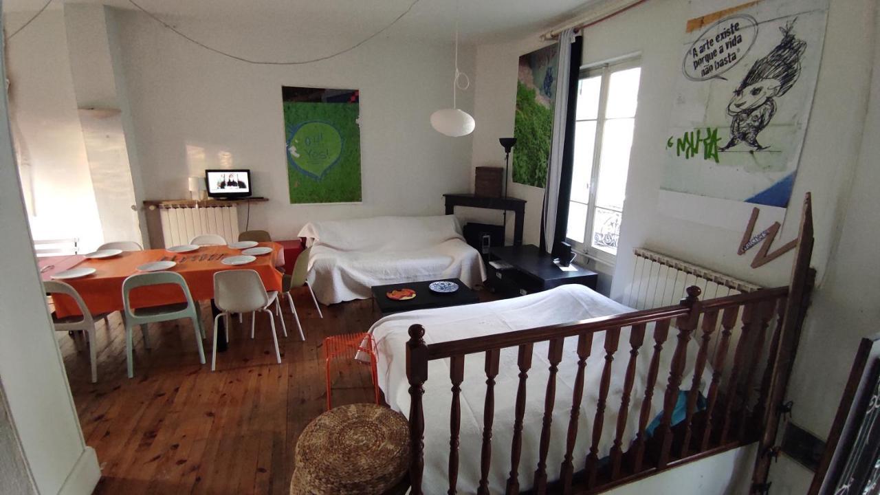 Grande Maison Ancienne Simple Et Spacieuse. Виши Екстериор снимка